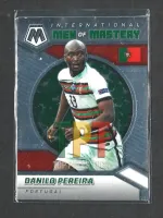 2021-22 Panini Mosaic FIFA Road to World Cup - Men Of Mastery #20 - Danilo Pereira frente