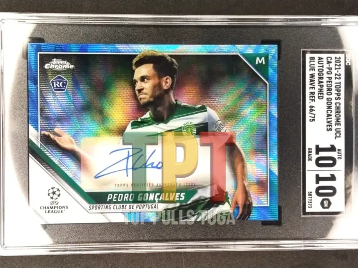 2021-22 Topps Chrome UCL Pedro Gonçalves CA-PG Blue Wave Refractor Auto /75 - SGC 10 frente