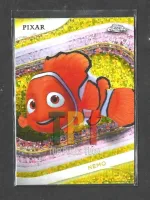 2025 Topps Chrome Disney - Yellow Mini-Diamond Refractor #43 - Nemo frente